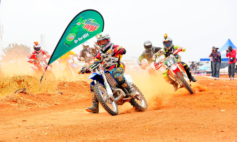 Soportes publicitarios y vallas con Back Stage Marketing en el País Vasco