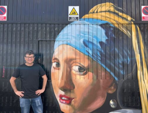 Joven de la perla de Johannes Vermeer por el muralista Carlos Lopez